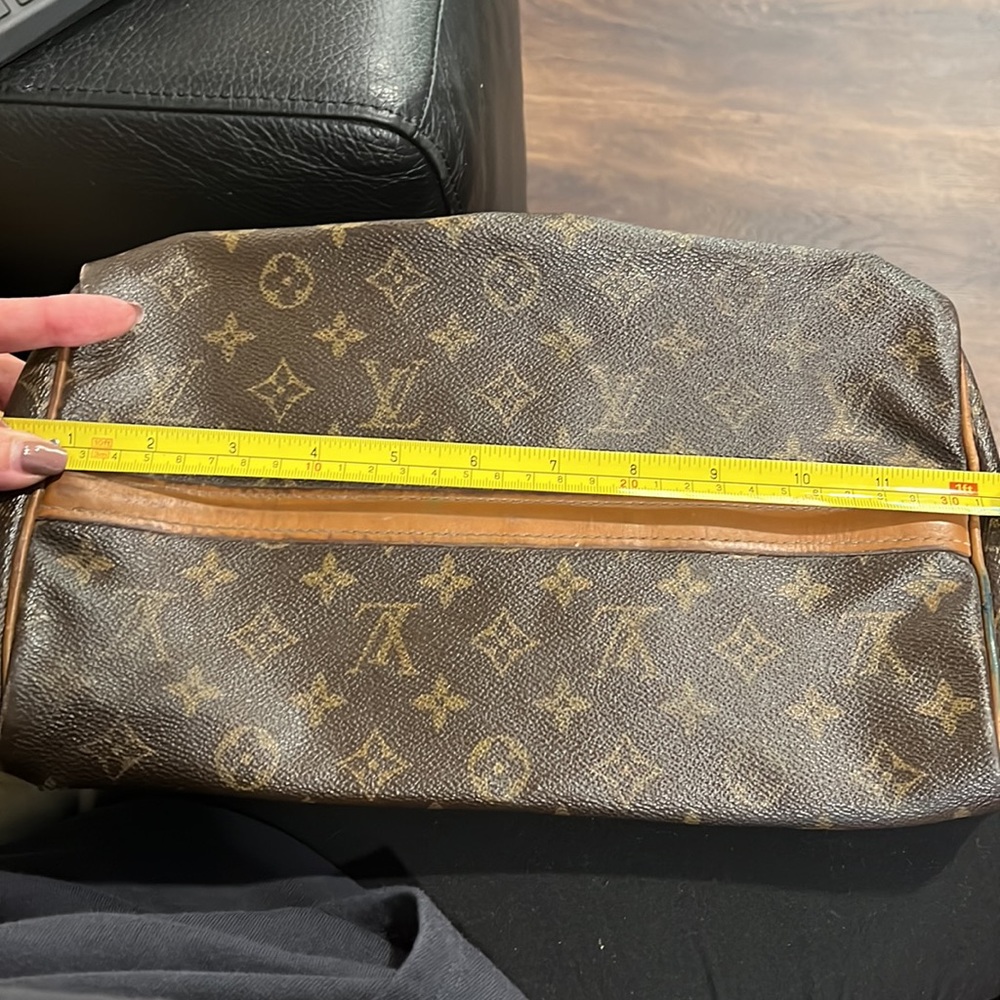 Louis Vuitton Brown Monogram Speedy Tote with Tan Handles - Picture 7 of 8